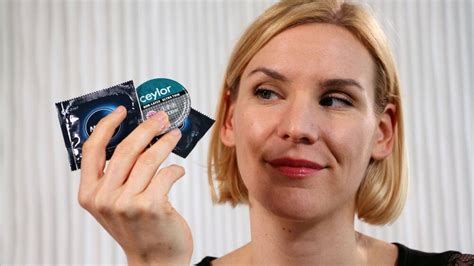 Blowjob ohne Kondom gegen Aufpreis Bordell Saviese